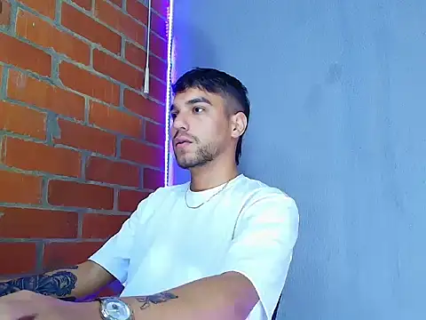 Leandro valenzuela online show from September 28, 1:45 am