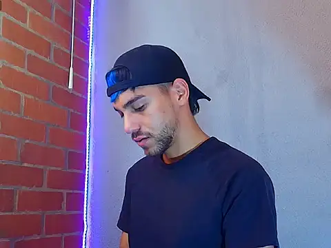 Leandro valenzuela online show from November 11, 3:51 pm