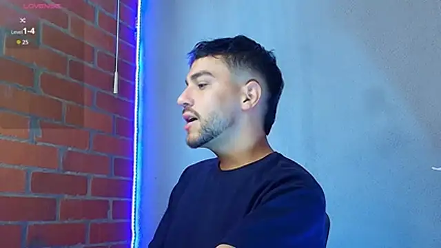 Leandro valenzuela online show from December 5, 6:17 pm