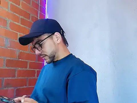 Leandro valenzuela online show from October 6, 6:30 pm