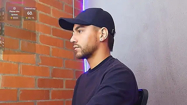 Snapshot of Leandro_valenzuela chatting on February 17, 2:47 pm Leandro valenzuela online show from February 17, 2:47 pm