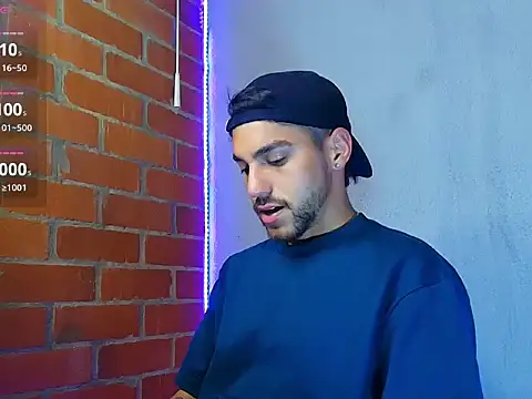 Leandro valenzuela online show from October 25, 10:25 am