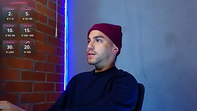 Snapshot of Leandro_valenzuela chatting on January 8, 7:03 am Leandro valenzuela online show from January 8, 7:03 am