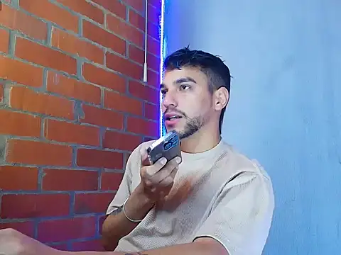 Leandro valenzuela online show from October 7, 4:08 pm