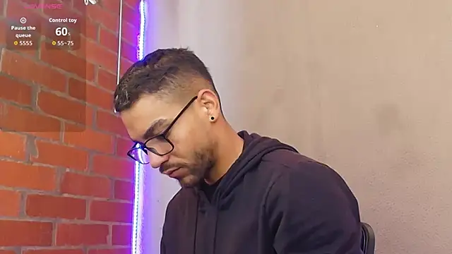 Leandro valenzuela online show from March 10, 1:48 pm