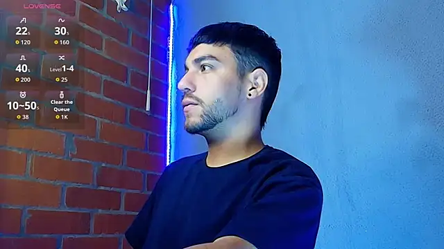 Snapshot of Leandro_valenzuela chatting on December 22, 5:40 am Leandro valenzuela online show from December 22, 5:40 am