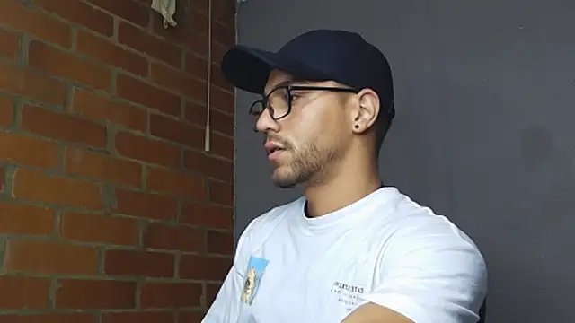 Leandro valenzuela online show from March 19, 12:32 am