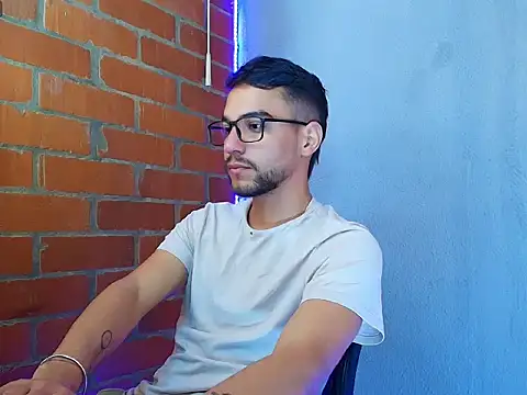 Leandro valenzuela online show from September 12, 3:45 pm