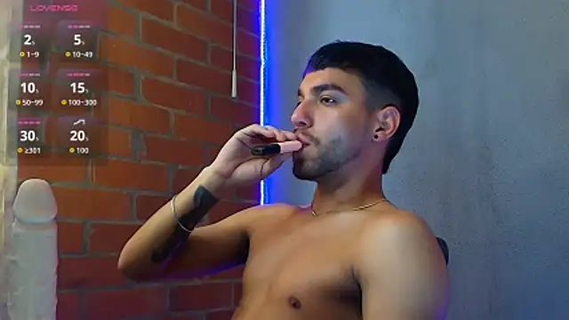 Leandro valenzuela online show from December 15, 7:52 pm