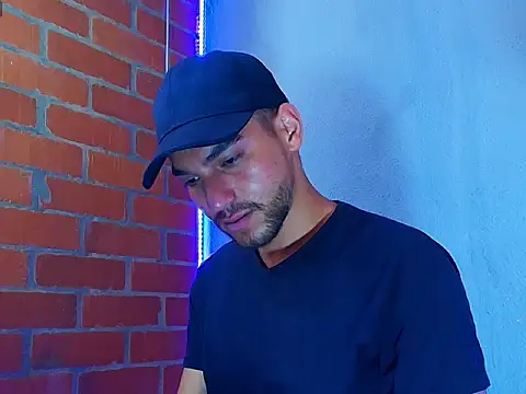 Leandro valenzuela online show from November 12, 6:45 pm