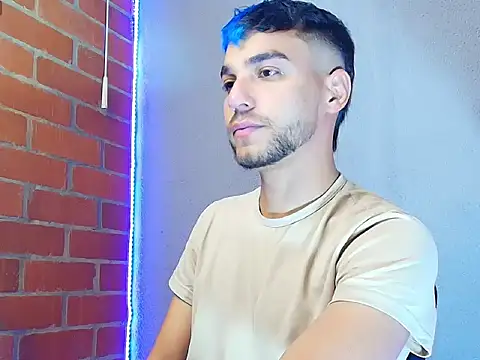 Leandro valenzuela online show from November 13, 8:13 pm