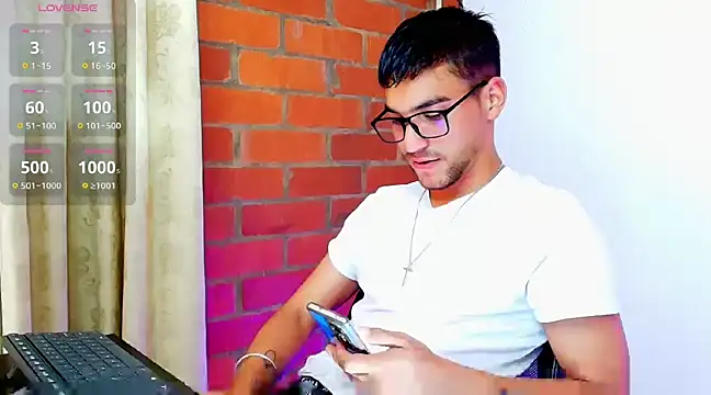 Leandro valenzuela online show from March 21, 6:07 pm