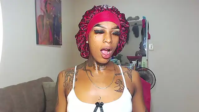 Snapshot of badgirls_cx chatting on June 17, 6:07 pm badgirls cx online show from June 17, 6:07 pm