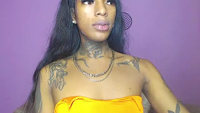 Snapshot of badgirls_cx chatting on February 27, 8:35 am badgirls cx online show from February 27, 8:35 am