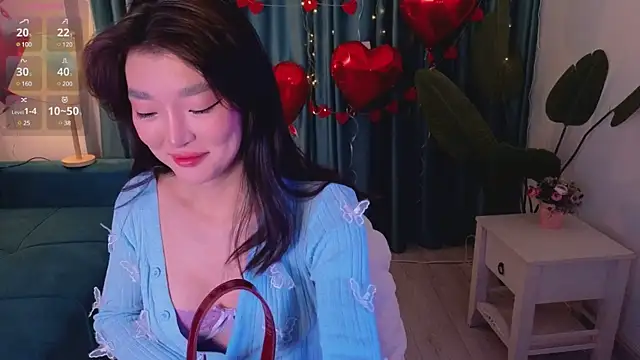 Snapshot of AudreyMell chatting on February 18, 2:49 pm AudreyMell online show from February 18, 2:49 pm