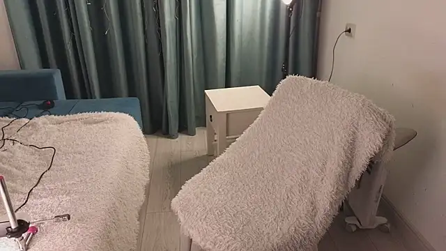 AudreyMell online show from March 28, 1:45 pm