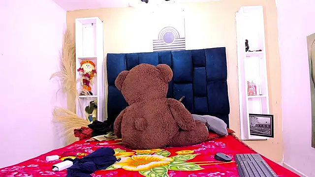 AlissonSpears online show from June 29, 6:40 pm