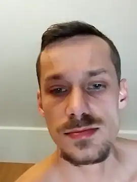 Snapshot of Crazzy_Maiky chatting on December 10, 8:05 pm Crazzy Maiky online show from December 10, 8:05 pm