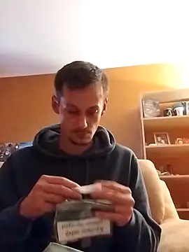 Snapshot of Crazzy_Maiky chatting on November 27, 10:32 pm Crazzy Maiky online show from November 27, 10:32 pm