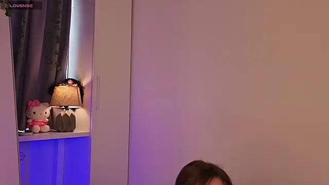 elfinvibes online show from April 7, 10:39 am