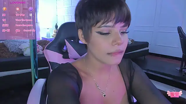 Snapshot of BonnieAnderson_ chatting on October 15, 8:39 pm BonnieAnderson online show from October 15, 8:39 pm