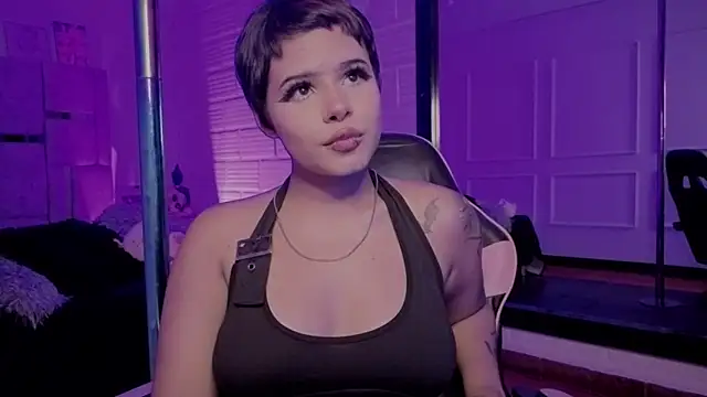 BonnieAnderson  online show from May 12, 11:33 pm