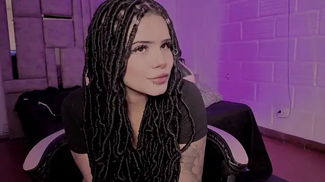 BonnieAnderson  online show from July 14, 9:21 pm