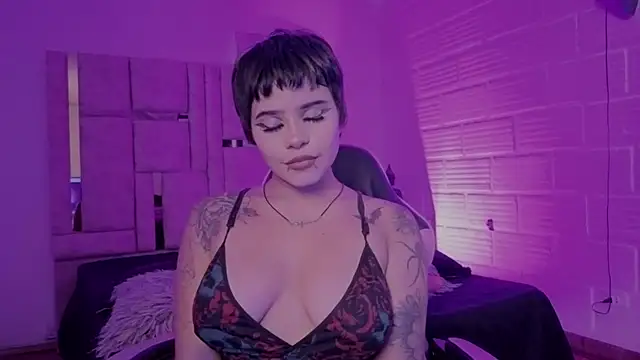 BonnieAnderson  online show from June 10, 8:43 pm