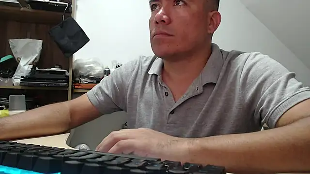 Jhonatan Morales S online show from November 11, 1:06 pm