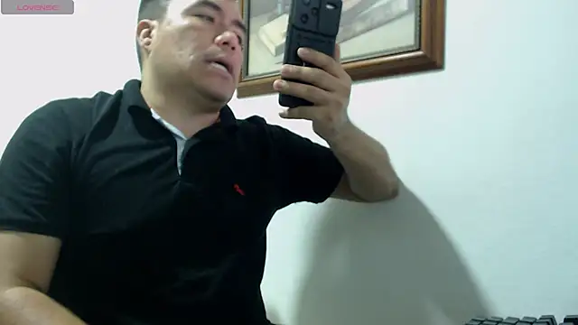 Jhonatan Morales S online show from December 2, 10:29 pm