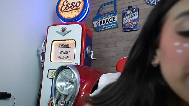 miss collins online show from February 25, 6:08 pm