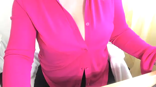 Snapshot of Diadi75 chatting on February 1, 11:31 am Diadi75 online show from February 1, 11:31 am