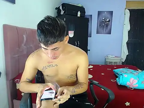 Snapshot of boy_latino_sex chatting on September 9, 10:19 pm boy latino sex online show from September 9, 10:19 pm