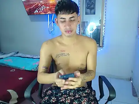 Snapshot of boy_latino_sex chatting on September 16, 7:15 pm boy latino sex online show from September 16, 7:15 pm