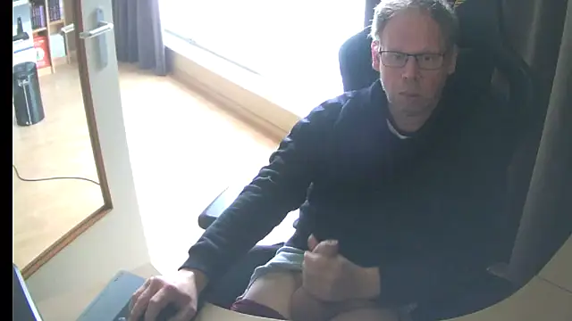 kinkyslet8 online show from April 2, 1:51 pm
