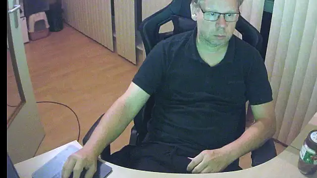 kinkyslet8 online show from September 18, 8:23 pm