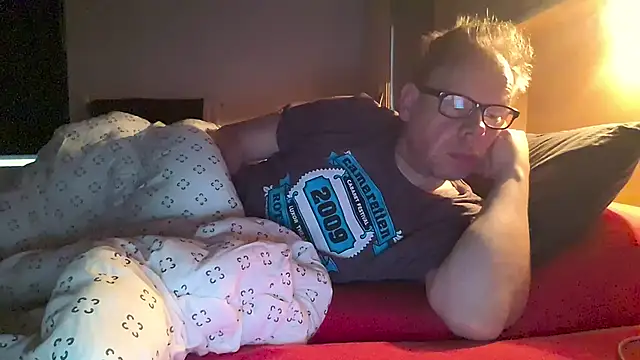 kinkyslet8 online show from October 31, 7:05 am