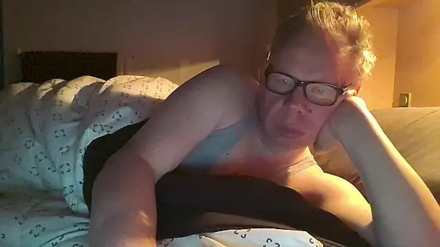 kinkyslet8 online show from February 21, 7:32 am