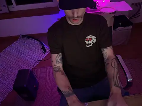 RuffClvb online show from November 20, 8:15 am