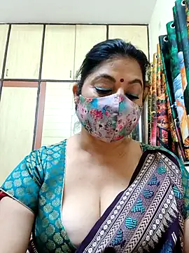 Snapshot of Ratna-777 chatting on December 17, 6:35 pm Ratna-777 online show from December 17, 6:35 pm