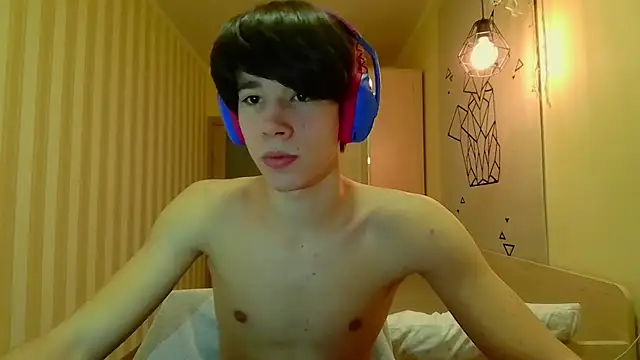 gayGamogey online show from January 15, 5:47 pm