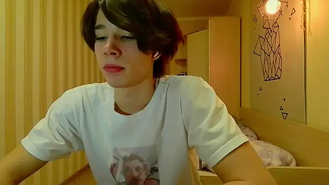 gayGamogey online show from March 15, 7:38 pm