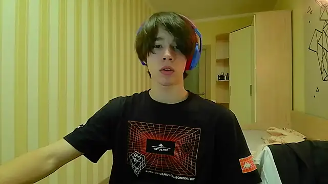 gayGamogey online show from March 19, 7:06 pm