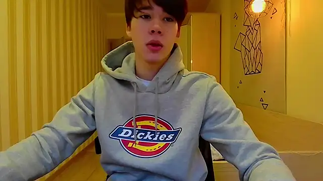 gayGamogey online show from December 12, 12:01 pm