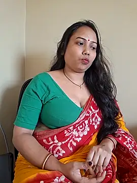 DREAM GIRL-30 online show from May 6, 7:45 am