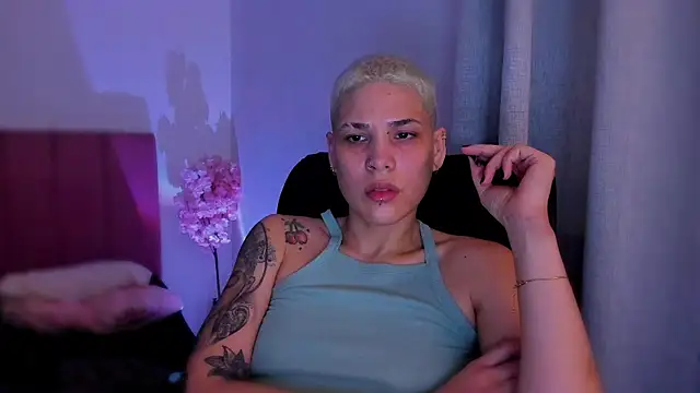 Charlee pink online show from February 8, 6:33 am