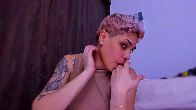 Charlee pink online show from December 23, 4:56 am