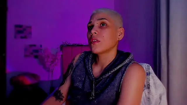 Charlee pink online show from February 25, 4:45 am