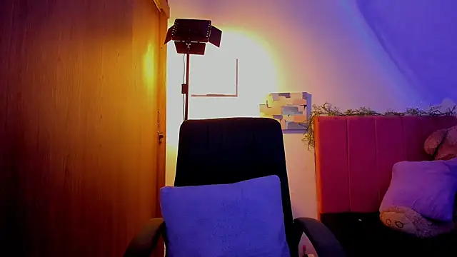 Charlee pink online show from April 15, 6:34 pm