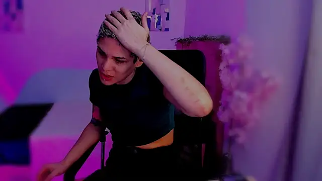 Snapshot of Charlee_pink chatting on November 15, 7:29 pm Charlee pink online show from November 15, 7:29 pm